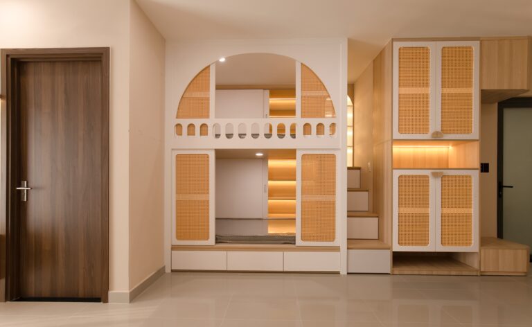 Smart Tips for Organizing a Small Living Space Efficiently